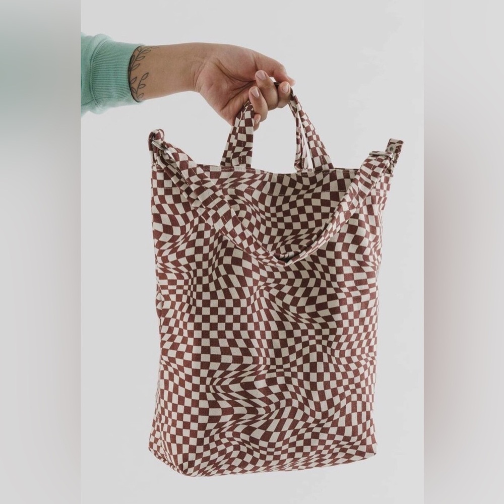BAGGU Brown and White Checkered Tote - Picture 7 of 7